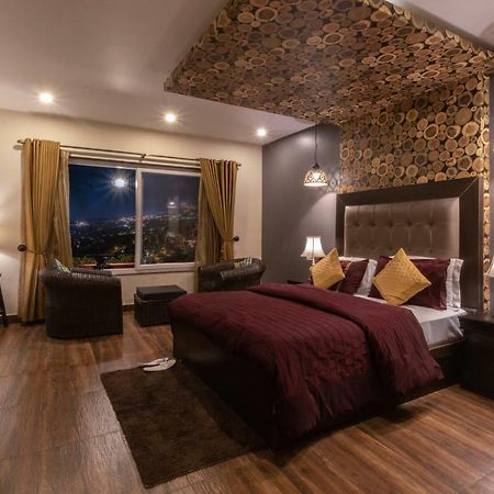 מוסורי Nirvana Lodge And Lounge מראה חיצוני תמונה