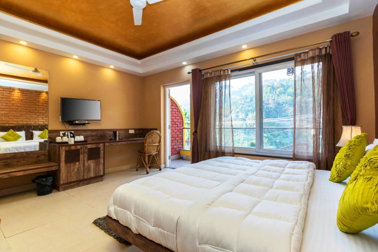 מוסורי Nirvana Lodge And Lounge מראה חיצוני תמונה