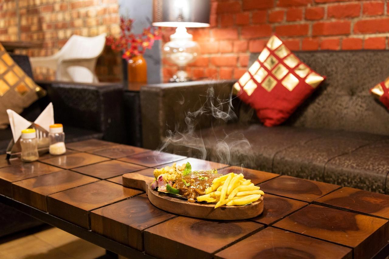 מוסורי Nirvana Lodge And Lounge מראה חיצוני תמונה