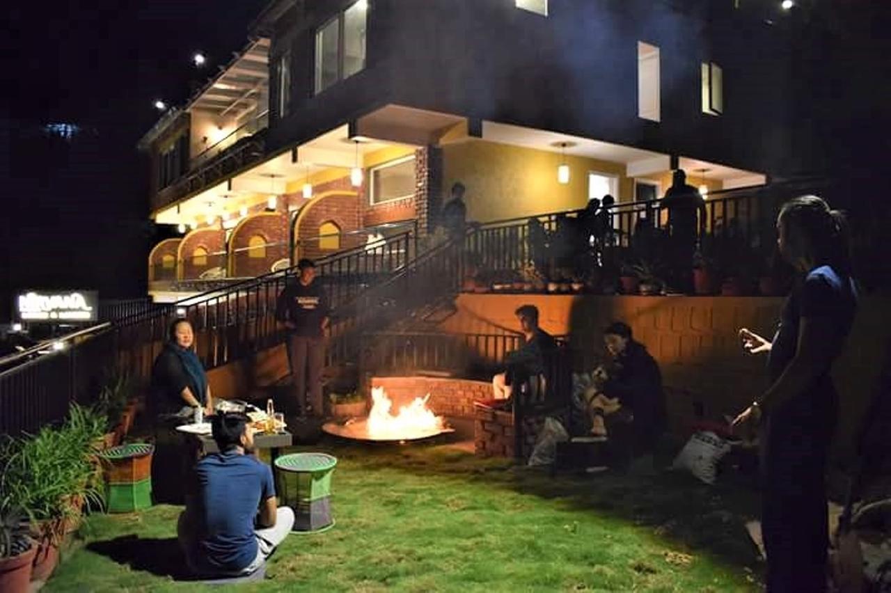 מוסורי Nirvana Lodge And Lounge מראה חיצוני תמונה