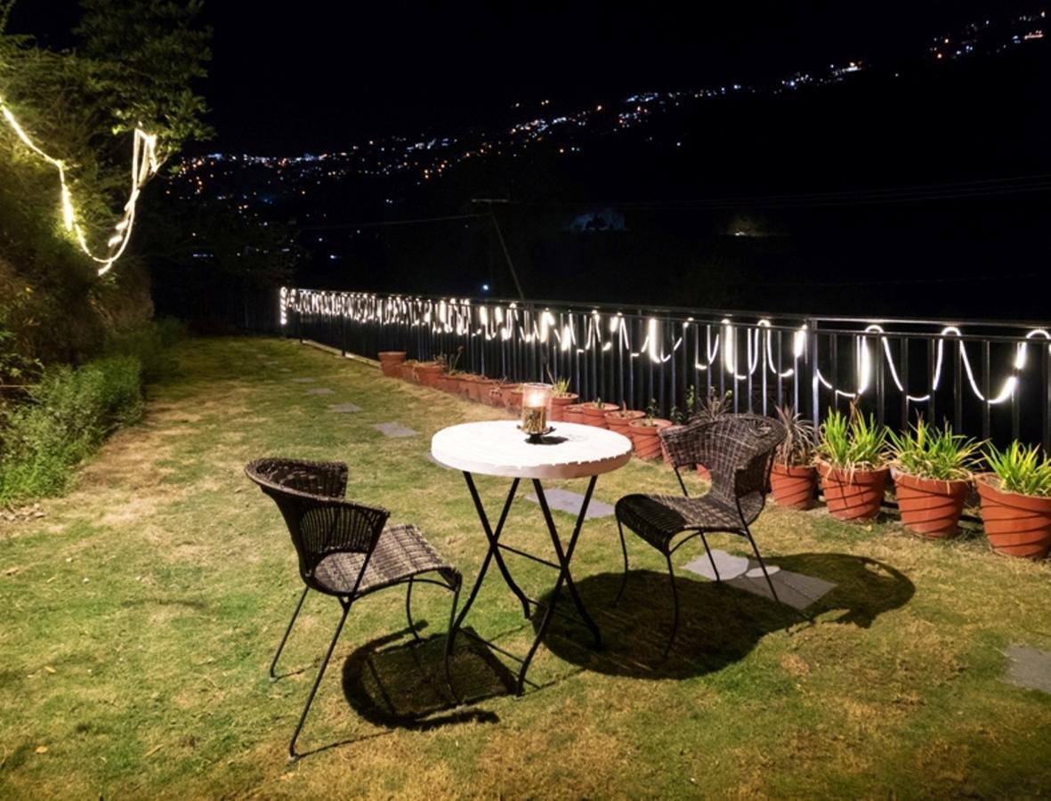 מוסורי Nirvana Lodge And Lounge מראה חיצוני תמונה