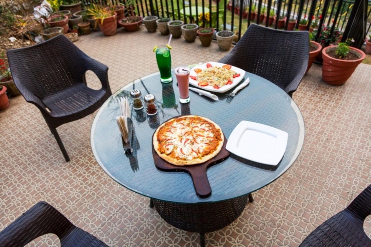 מוסורי Nirvana Lodge And Lounge מראה חיצוני תמונה