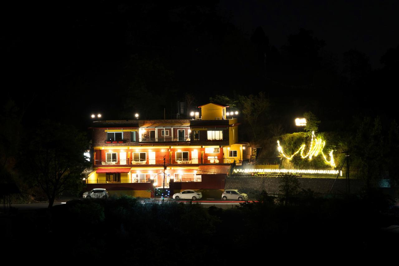 מוסורי Nirvana Lodge And Lounge מראה חיצוני תמונה