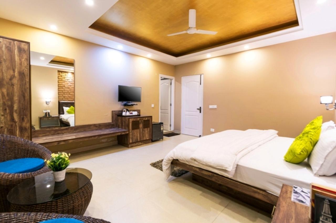 מוסורי Nirvana Lodge And Lounge מראה חיצוני תמונה