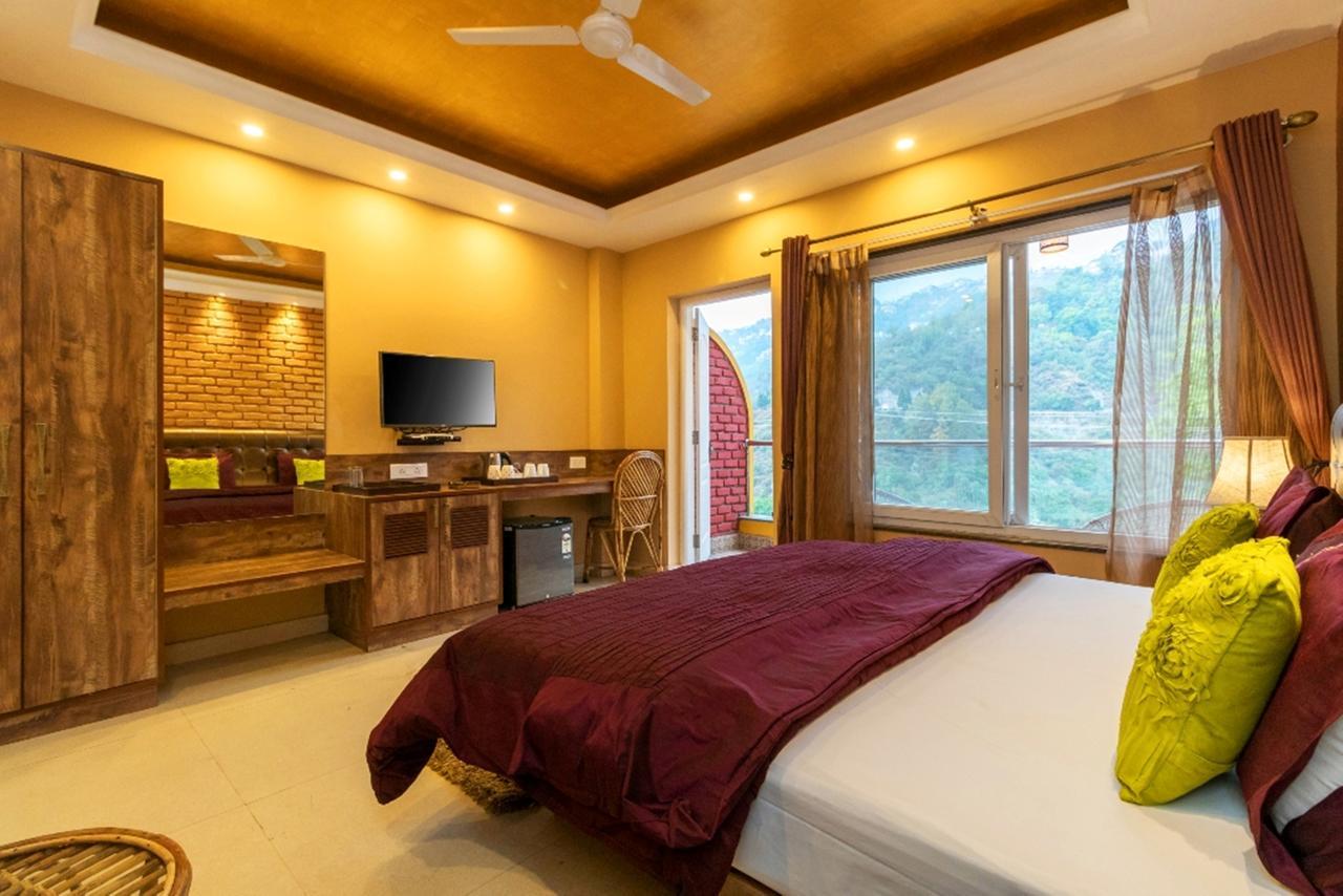 מוסורי Nirvana Lodge And Lounge מראה חיצוני תמונה