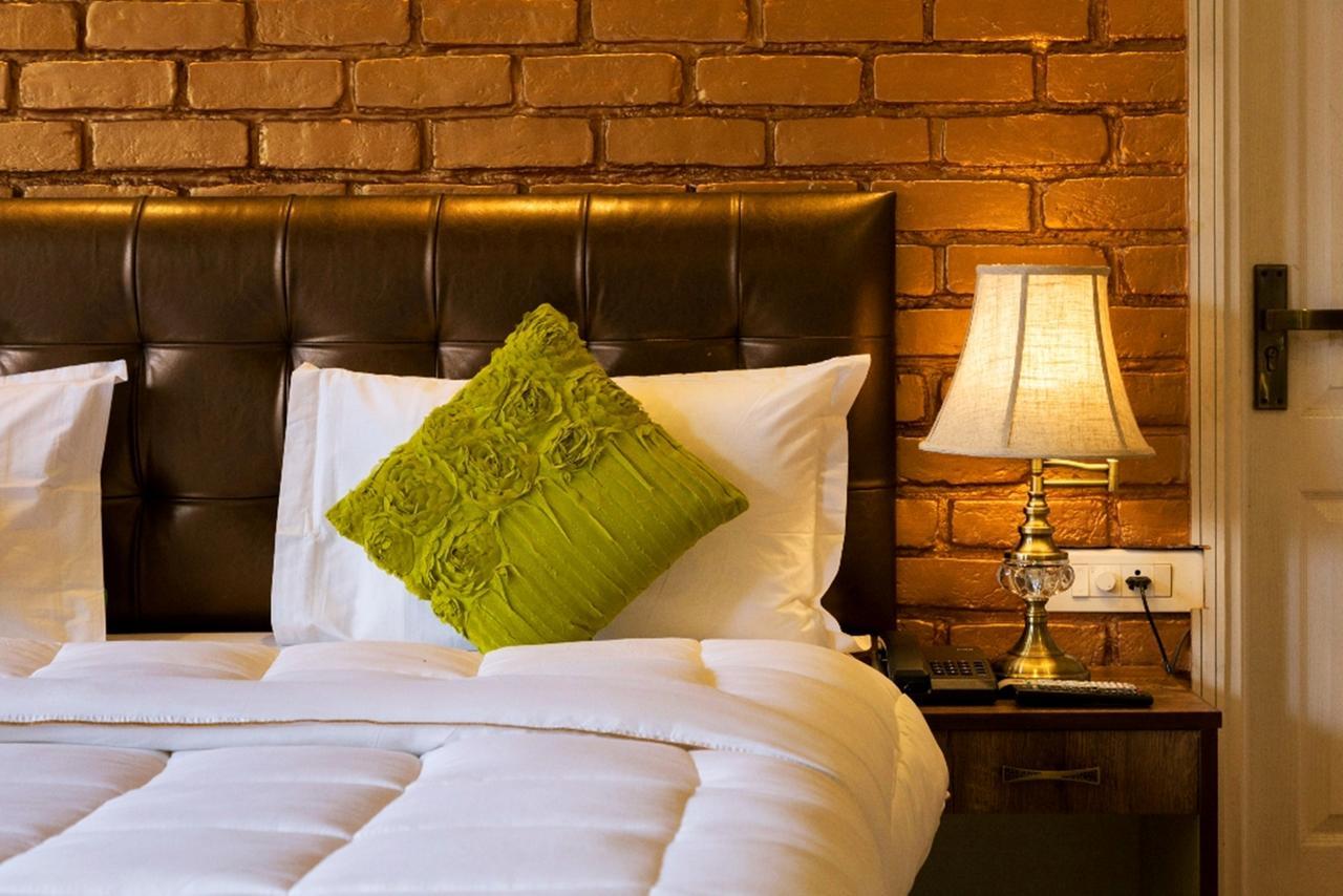 מוסורי Nirvana Lodge And Lounge מראה חיצוני תמונה