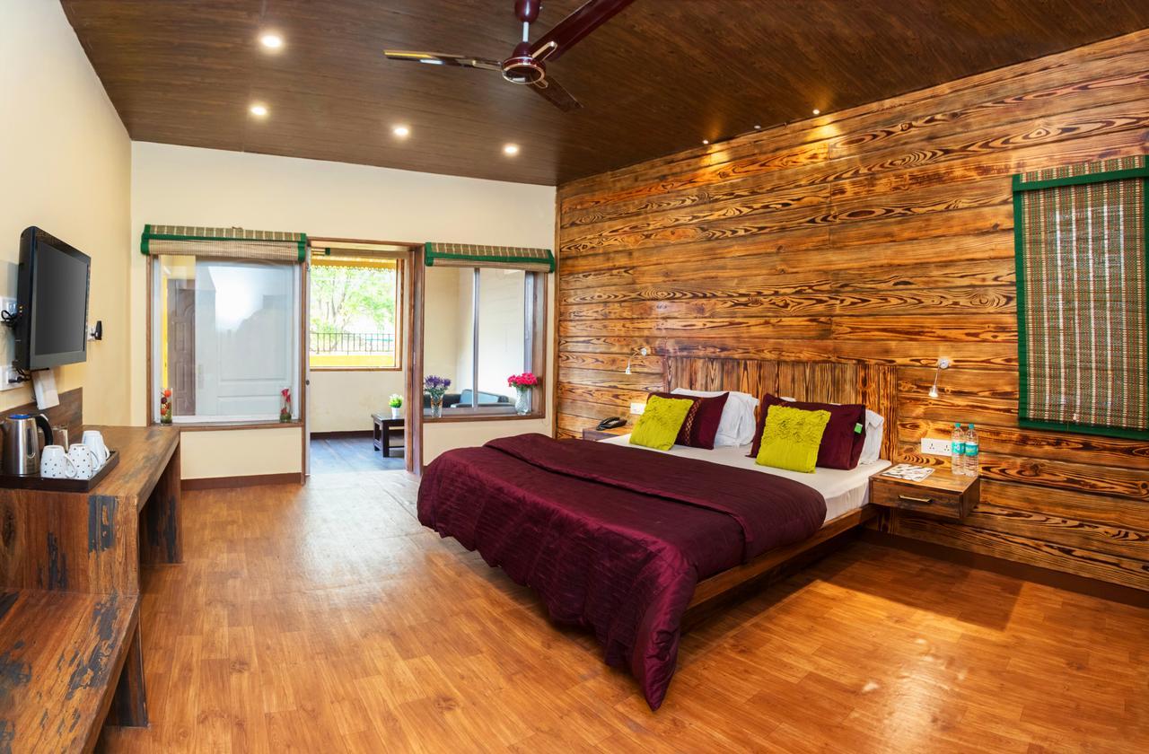 מוסורי Nirvana Lodge And Lounge מראה חיצוני תמונה