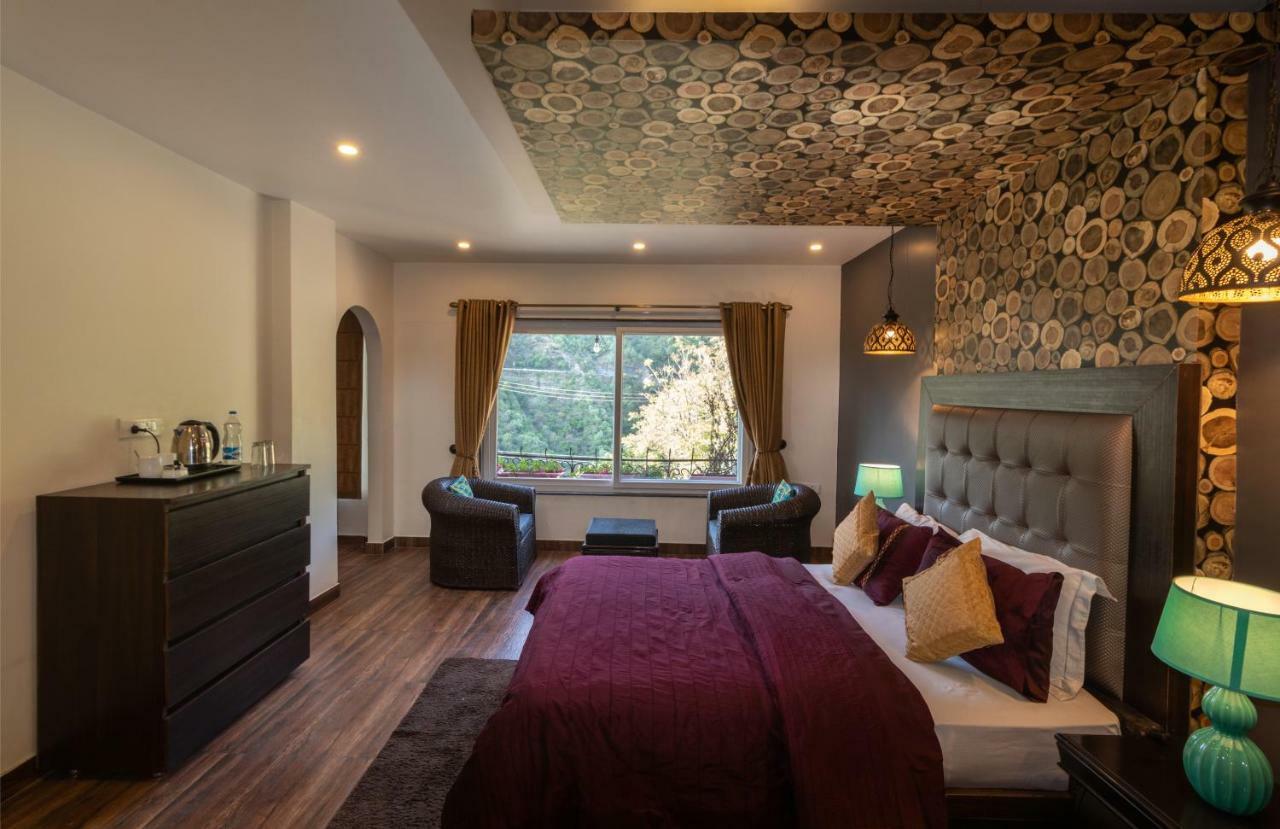 מוסורי Nirvana Lodge And Lounge מראה חיצוני תמונה