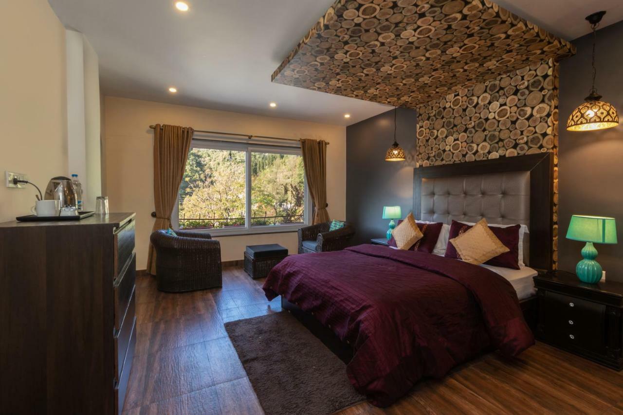 מוסורי Nirvana Lodge And Lounge מראה חיצוני תמונה