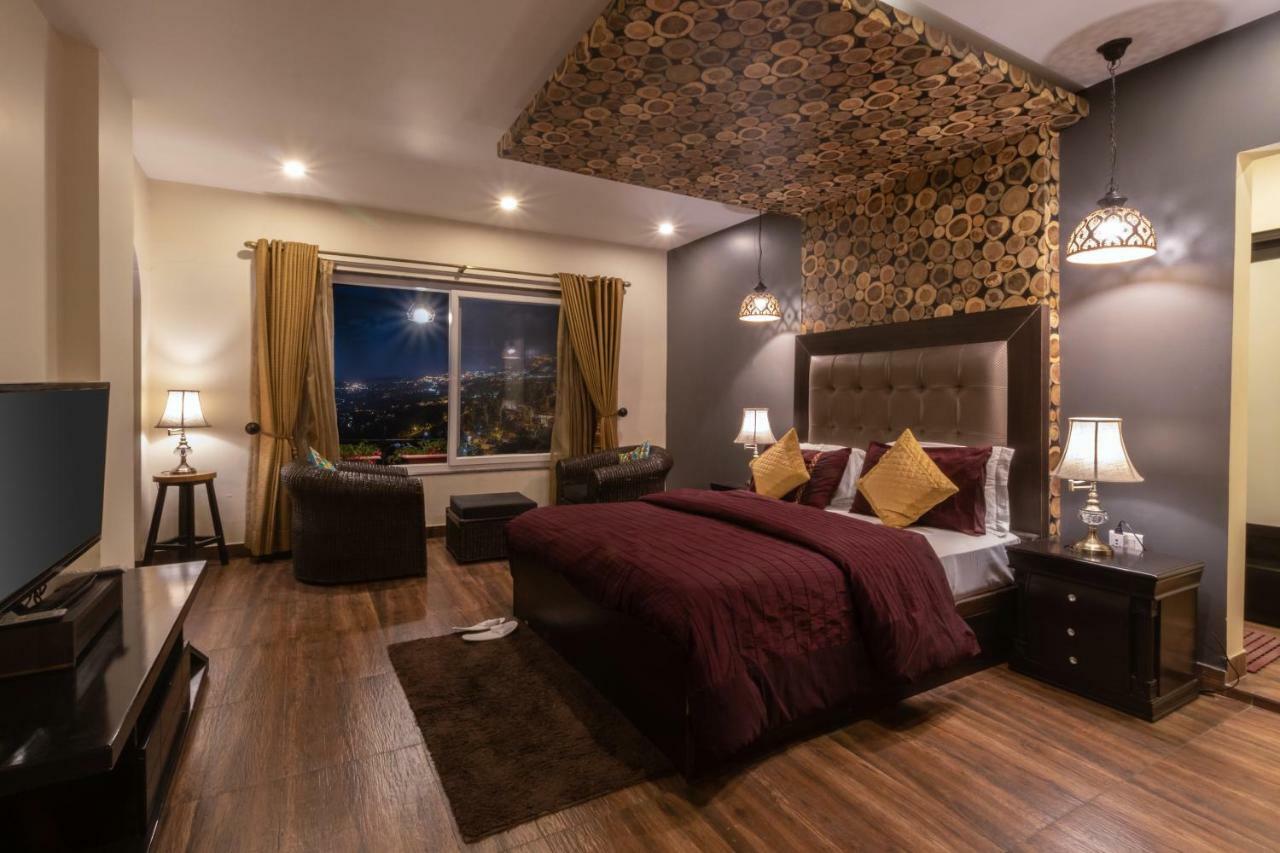 מוסורי Nirvana Lodge And Lounge מראה חיצוני תמונה