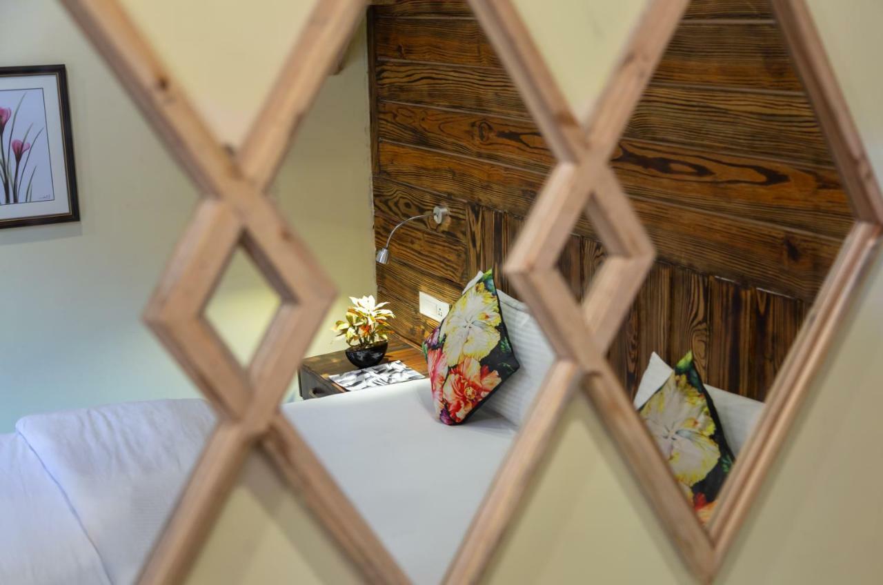 מוסורי Nirvana Lodge And Lounge מראה חיצוני תמונה