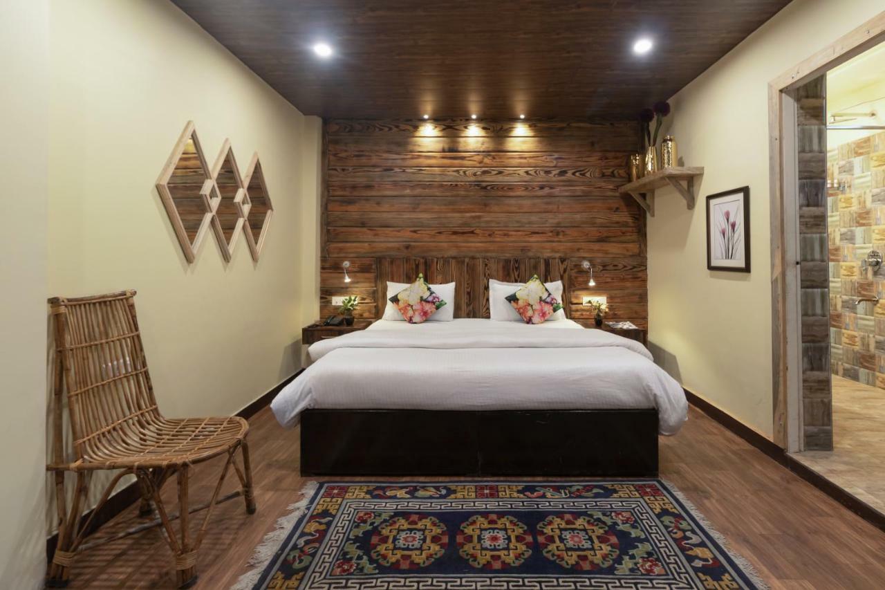 מוסורי Nirvana Lodge And Lounge מראה חיצוני תמונה