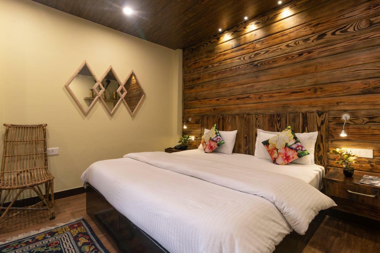 מוסורי Nirvana Lodge And Lounge מראה חיצוני תמונה