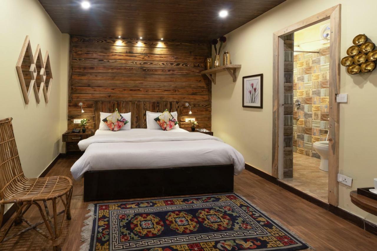מוסורי Nirvana Lodge And Lounge מראה חיצוני תמונה